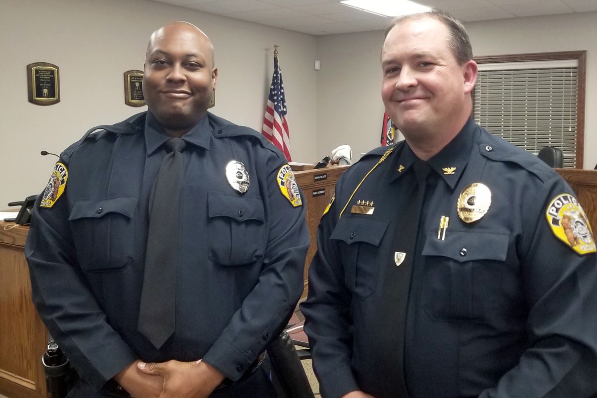 Peculiar welcomes new police officer