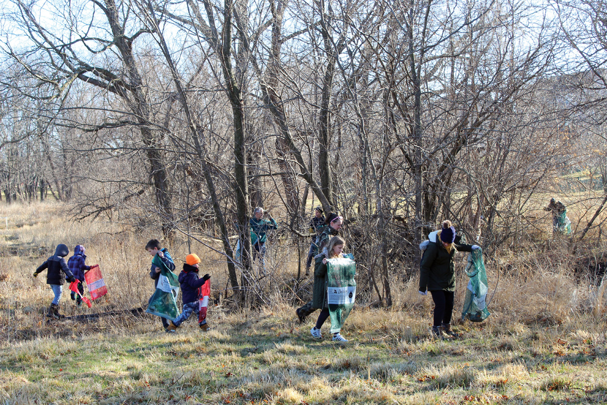 Community Litter Cleanup keeps Linear Park fresh